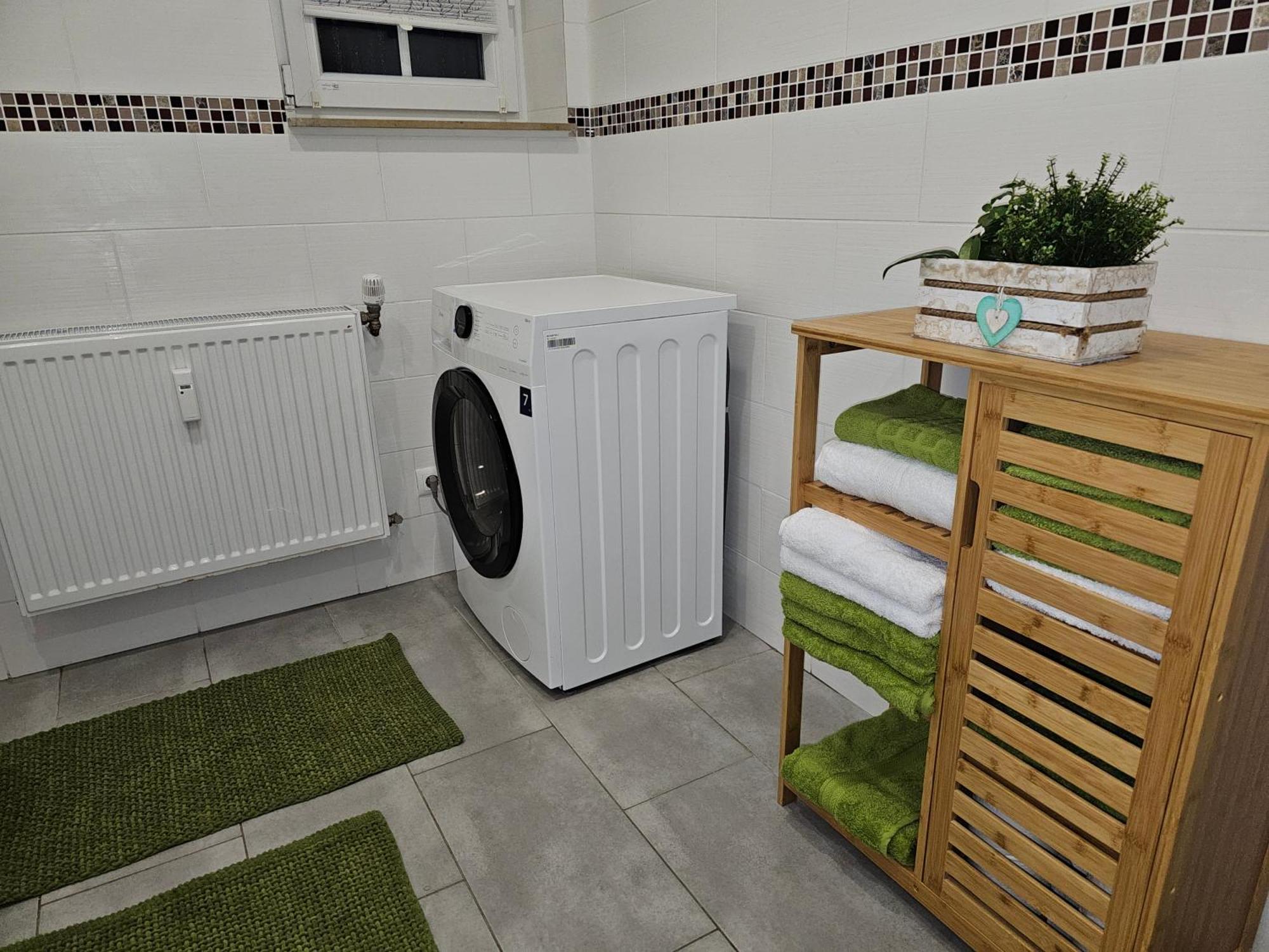 Warburg, Fewo "Sweet Home" 2,5 Zi- Eg-Separater Eingang - Parkplatz - Terasse- Komfortabel,Renoviert Exterior foto