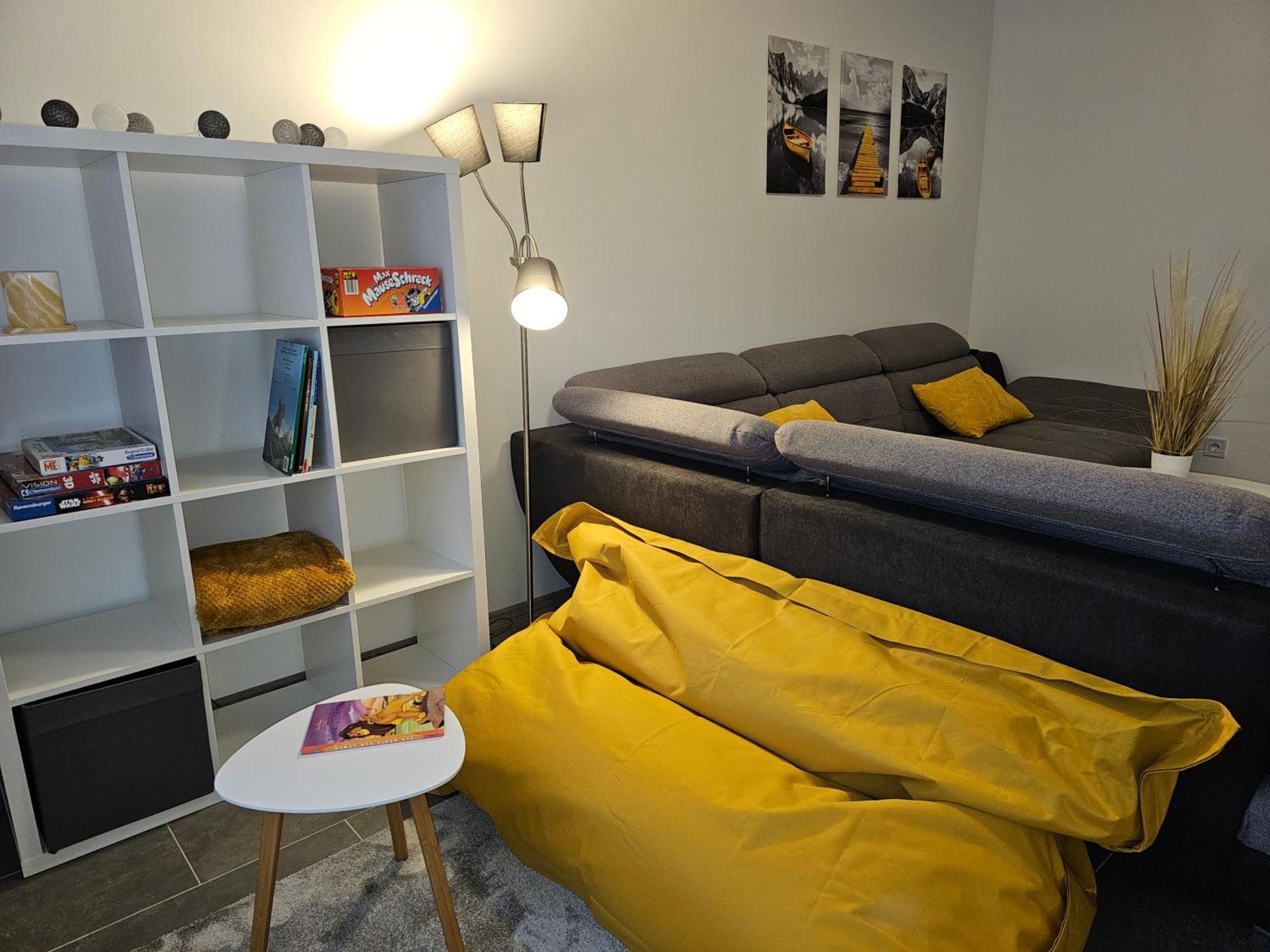 Warburg, Fewo "Sweet Home" 2,5 Zi- Eg-Separater Eingang - Parkplatz - Terasse- Komfortabel,Renoviert Exterior foto