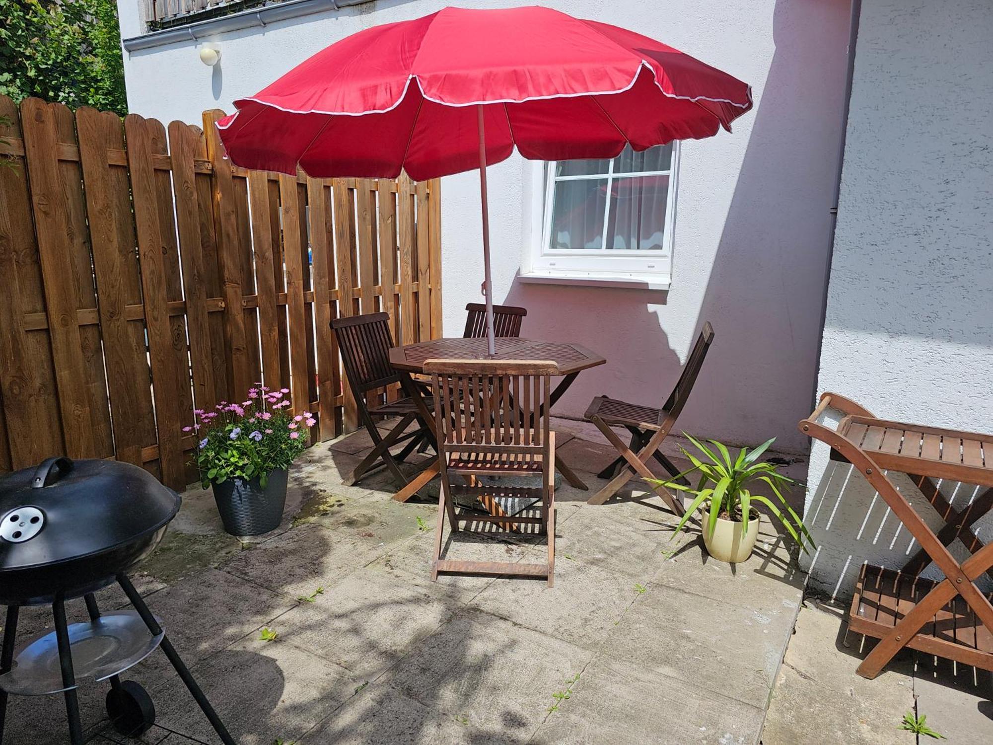 Warburg, Fewo "Sweet Home" 2,5 Zi- Eg-Separater Eingang - Parkplatz - Terasse- Komfortabel,Renoviert Exterior foto