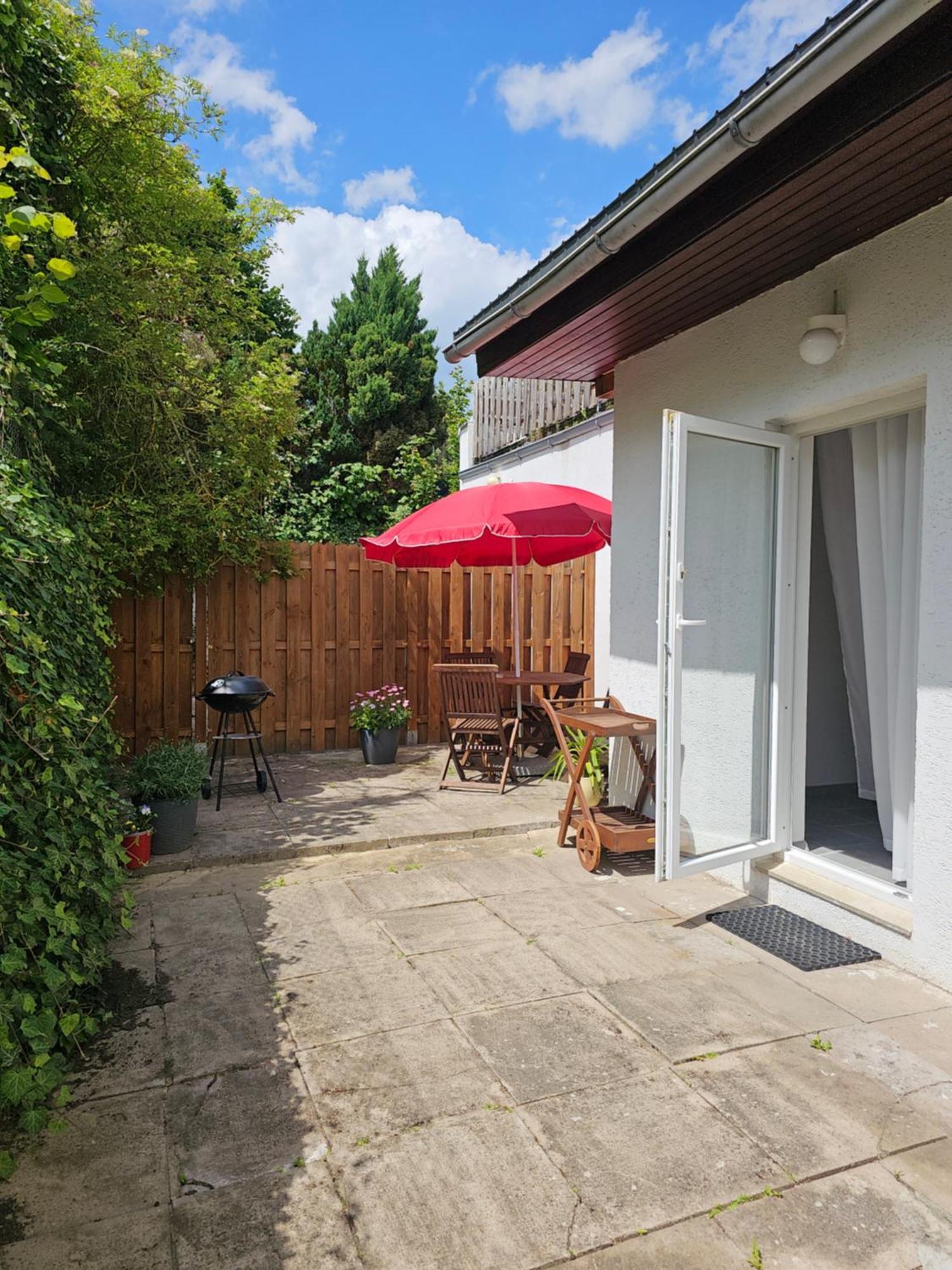 Warburg, Fewo "Sweet Home" 2,5 Zi- Eg-Separater Eingang - Parkplatz - Terasse- Komfortabel,Renoviert Exterior foto
