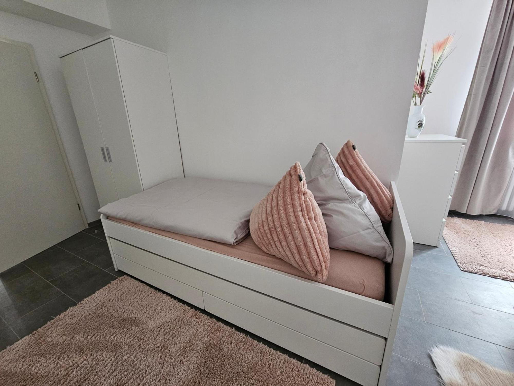 Warburg, Fewo "Sweet Home" 2,5 Zi- Eg-Separater Eingang - Parkplatz - Terasse- Komfortabel,Renoviert Exterior foto
