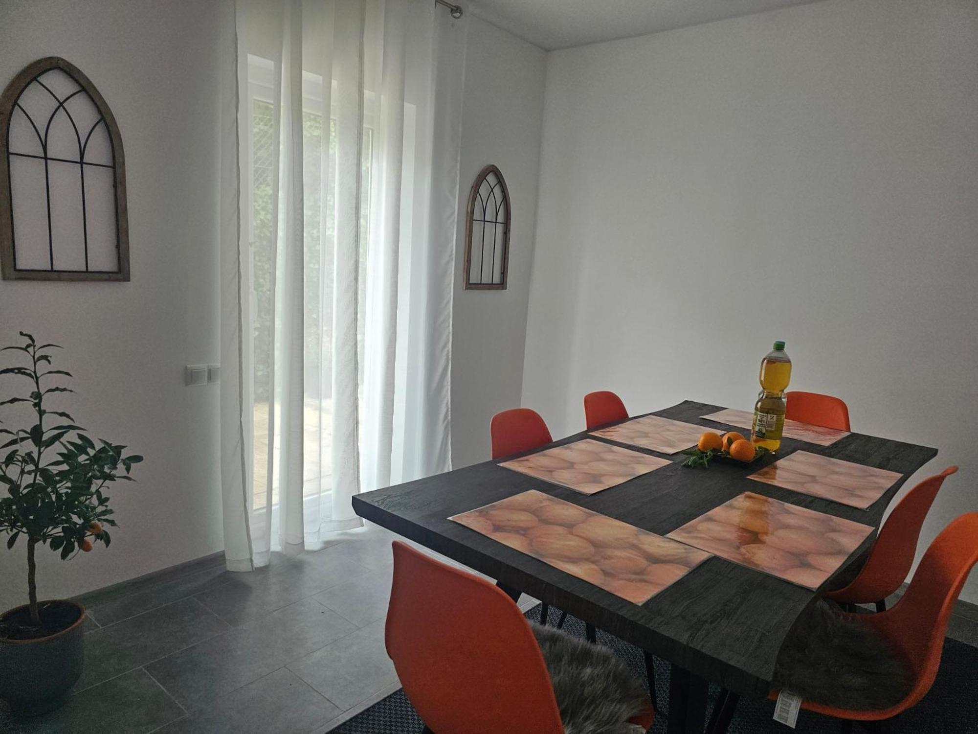 Warburg, Fewo "Sweet Home" 2,5 Zi- Eg-Separater Eingang - Parkplatz - Terasse- Komfortabel,Renoviert Exterior foto